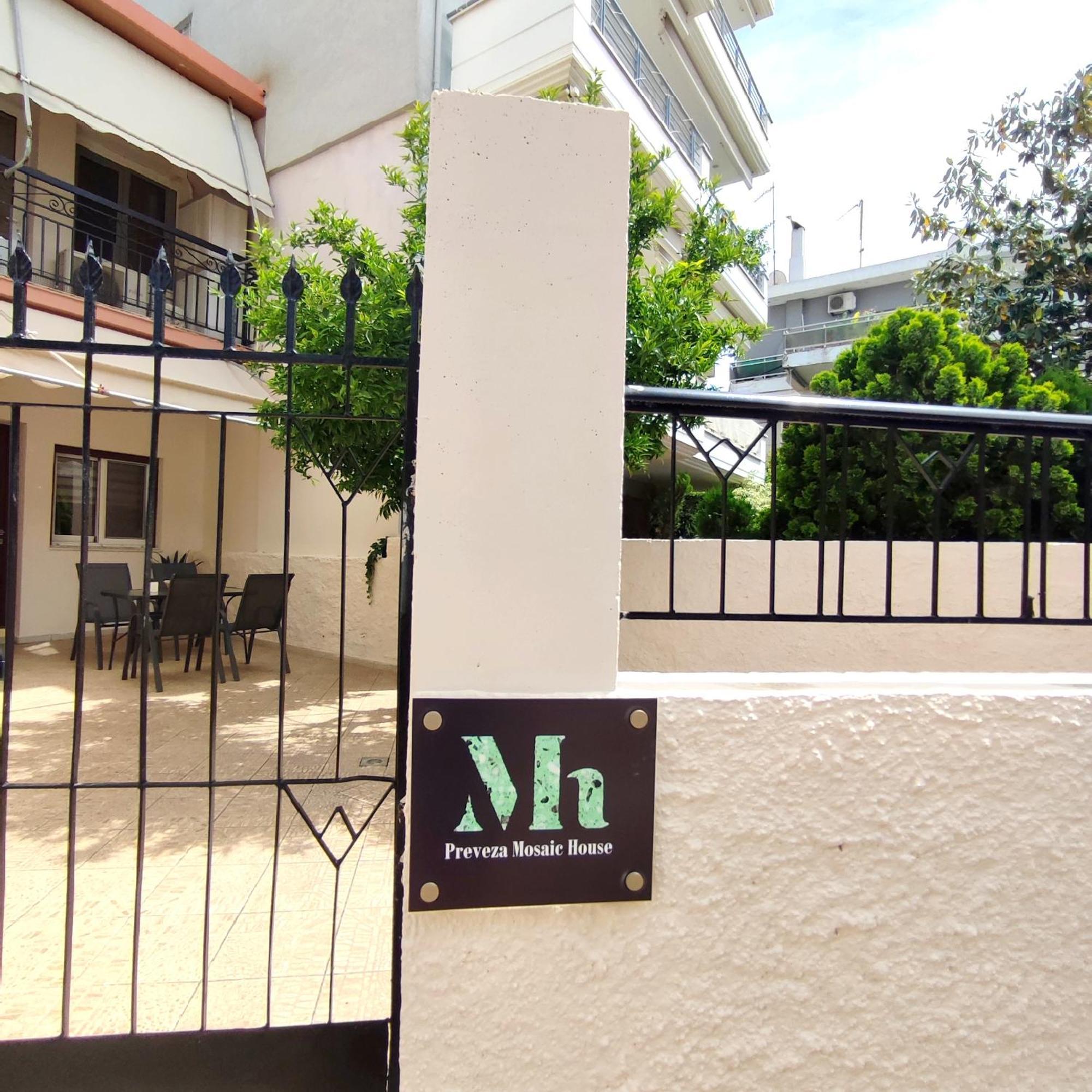 Apartment Mosaic House *