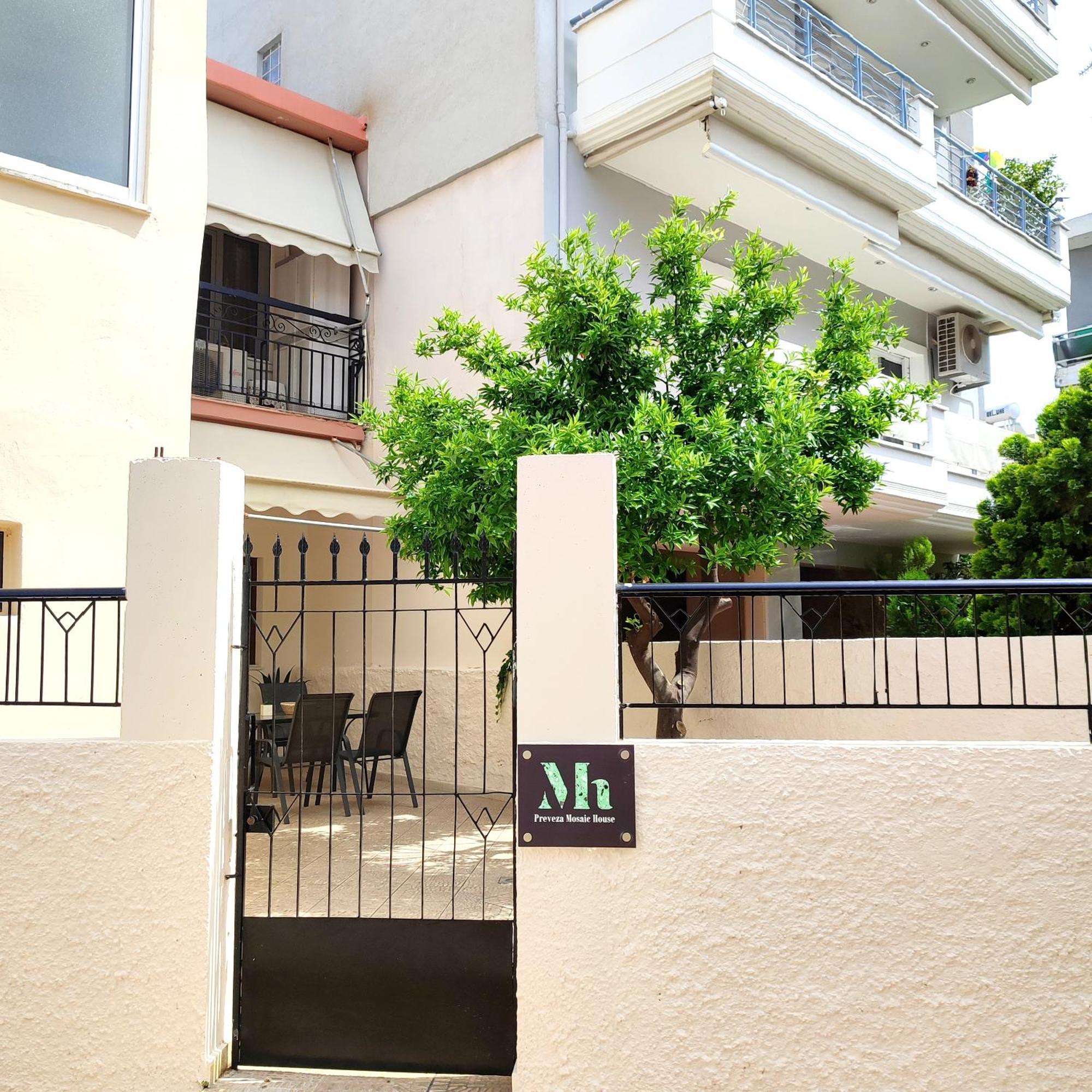 Apartment Mosaic House *